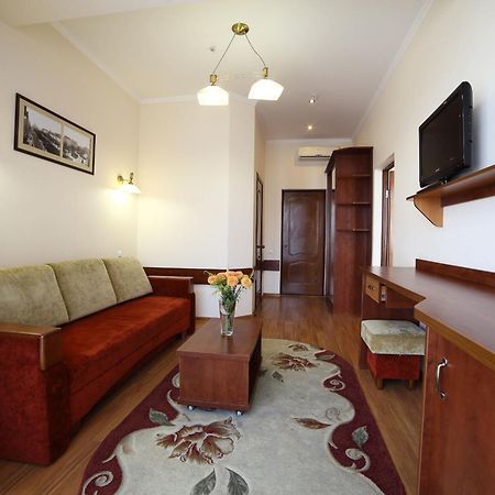 Соняхи Hotel Zimna Voda Exterior photo